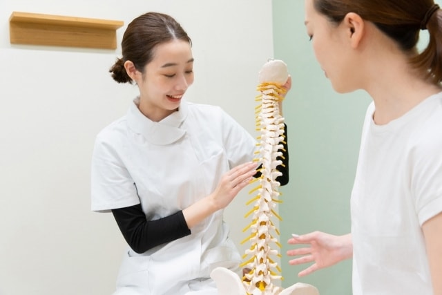 状態説明をする人